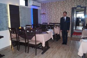 艾哈迈达巴德Shree Akshar Restaurant and Hotel的相册照片