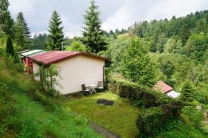 LangenbachRuhiges Ferienhaus am Waldrand mit Sauna und Kamin的相册照片