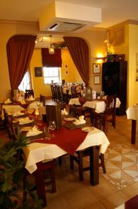 贝法尼地中海餐厅及联排别墅酒店餐厅或其他用餐的地方