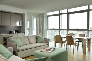 Torre Galfa Milano Luxury Apartments | UNA Esperienze的休息区