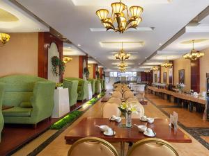 长沙维也纳国际店长沙芙蓉广场店的餐厅内带桌椅的用餐室