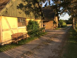 TurebyCOSY FARM BnB - DOGS WELCOME ON REQUEST - SIMPLE LIVING - CARAVAN的相册照片