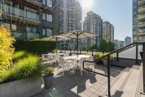 Level Vancouver Yaletown - Seymour的阳台或露台