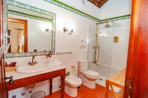 Hotel Rural Jardines de Milano的一间浴室