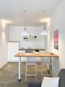 Easy Milano Apartment Navigli的厨房或小厨房