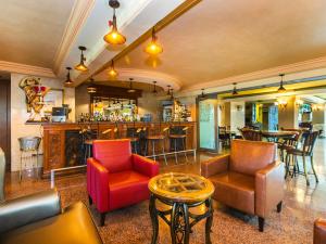 Quinta del Rey Hotel酒廊或酒吧区