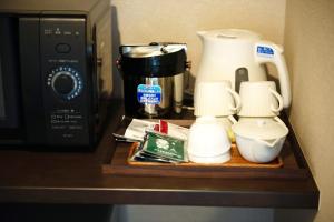 Hotel Celeste Shizuoka的咖啡和沏茶工具
