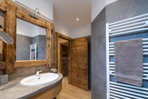 AG Apartments Livigno centro的一间浴室