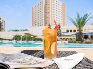 Hotel Mercure Alger Aéroport内部或周边的泳池