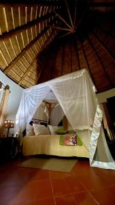 Kibale Guest Cottages客房内的一张或多张床位