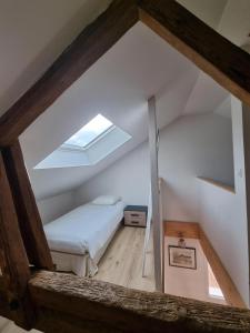 阿雷斯Le Crocolion的阁楼间 - 带床和天窗
