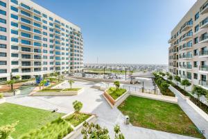 迪拜Exquisite 2BR in Golf Views, Emaar South by Deluxe Holiday Homes的相册照片