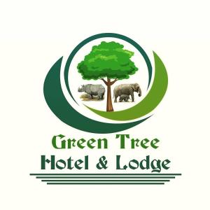 奇旺Green Tree的绿色树酒店和小屋标志,有大象和一棵树