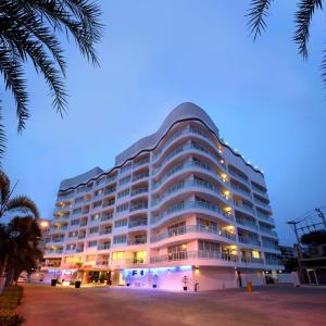 芭堤雅市中心Nova Suites Pattaya by Compass Hospitality的相册照片