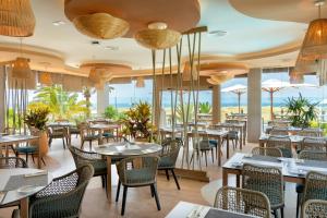 Hotel Riu Palace Maspalomas - Adults Only餐厅或其他用餐的地方