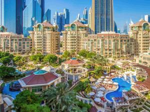 迪拜阿拉穆如瑞士酒店内部或周边泳池景观