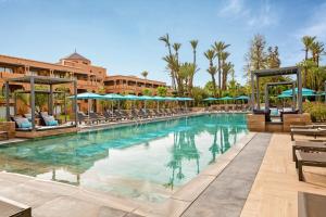 Hotel Riu Tikida Garden - All Inclusive Adults Only内部或周边的泳池