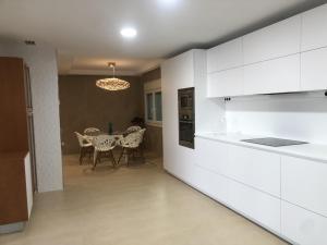 CASA VACACIONAL MÁLAGA 14 Chalet的厨房或小厨房