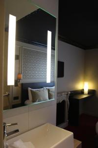 乐蒙马特圣皮埃尔贝斯特韦斯特酒店的一间浴室