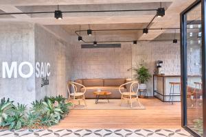 Mosaic Studios Buenavista的休息区