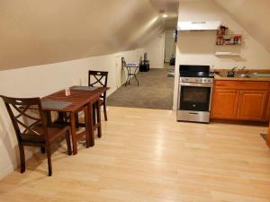 伊丽莎白Delightful well located one bedroom attic的相册照片