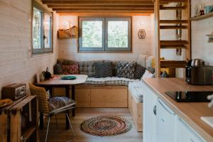 Tiny Stay - Ecolodge的厨房或小厨房