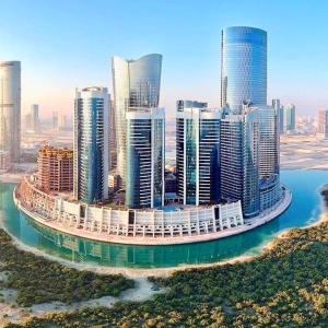 阿布扎比Upgraded 2 bedrooms to 3 bedrooms Private Residential Apartment In C4 Tower in Hydra Avenue Towers in Al Reem Island - 1307的城市空中景观高楼