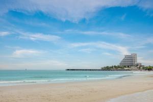 华欣White beach house Hua hin 20 second to the beach的相册照片