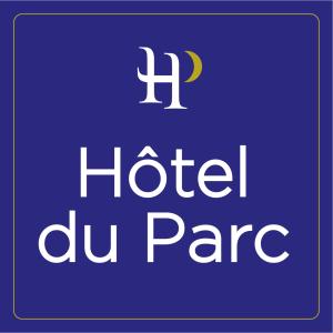 鲁瓦西昂法兰西HOTEL DU PARC Roissy Villepinte - Parc des Expositions的月亮上极少有的 ⁇ 痕