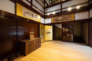 小松市龍助２５的大型客房,设有博物馆,铺有木地板