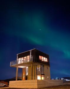 格林达维克Converted Water Tower的天空中极光之家公寓