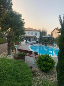 贝尔热拉克Villa Bergerac avec Piscine的相册照片