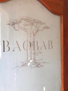 约翰内斯堡BaobabSuites的墙上一棵树的画图
