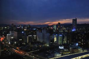 广岛西日本旅客铁道酒店集团的享有城市美景,