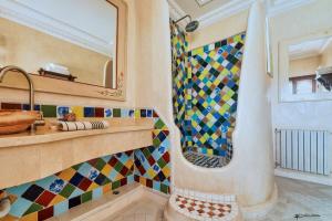 卡萨哈桑酒店的一间浴室