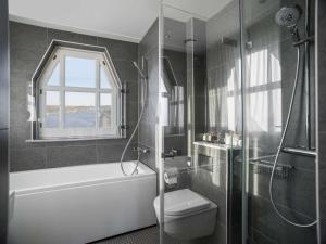 斯德哥尔摩斯特兰德丽笙酒店的一间浴室