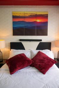 大雅台The Red Keep Condotel Tagaytay Cityland Prime Residences with 55in 4k TV & Netflix的相册照片