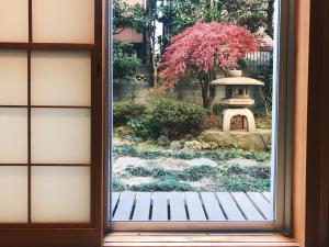 东京PRISM COURT 綾瀬的享有日式花园的窗户