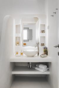Xerolithos Natural Living的一间浴室