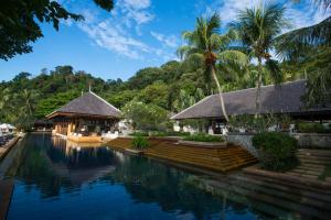 Pangkor Laut Resort - Small Luxury Hotels of the World内部或周边的泳池