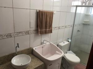 Apartamento Ilhas Três Irmãs的一间浴室