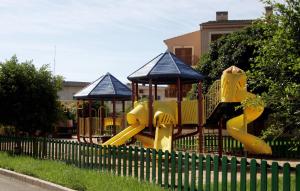 Albir Garden Resort的儿童游玩区