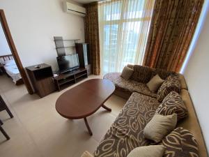 Grand Kamelia Holiday Apartments的休息区