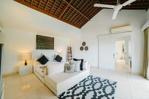 金巴兰CassaMia Bali - Spacious Luxury 5 Bedroom Villa, 100m from Beach with Butler的相册照片
