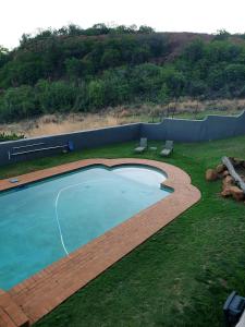 Glenvista Home with a View内部或周边的泳池