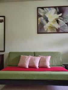 Ultimate Comfort and Privacy, Upper Studio Unit, Suria Laketown Apartment, Bukit Merah Laketown Resort的休息区