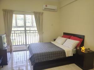 Ultimate Comfort and Privacy, Upper Studio Unit, Suria Laketown Apartment, Bukit Merah Laketown Resort客房内的一张或多张床位