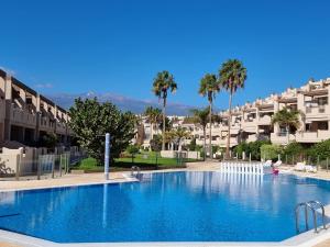 Villa Playa Tejita directly at the sea + beach, 2 pools, sea view, SAT-TV, Wifi内部或周边的泳池