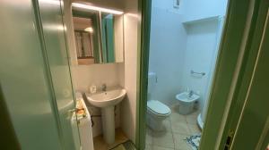 AL VECCHIO PERO, con ampio giardino privato的一间浴室