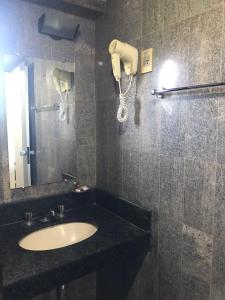 Quarto 215 do Manos Royal Hotel - propriedade privada的一间浴室